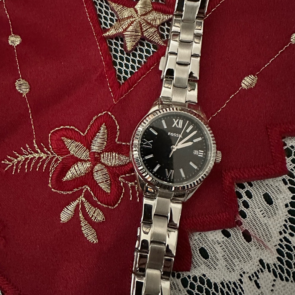 Fossil Women’s Silver and Black Watch